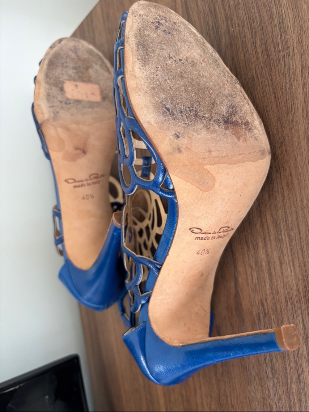 Oscar De La Renta Designer Women’s Navy Cutout High Heel Stilettos. - Picture 5 of 5